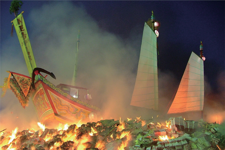 ▲迎王平安祭典是東港、小琉球地區每三年一次的年度重要祭典。　圖：大鵬灣國家風景區管理處、屏東觀光圈／提供