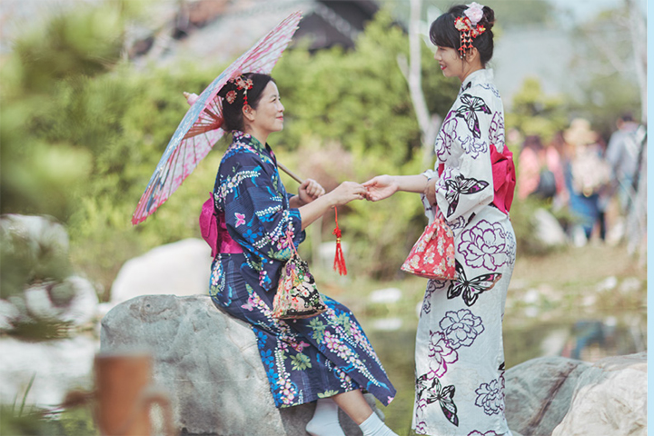 來嘉義賞花，穿和服體驗日式風情。　圖：耐斯王子大飯店-攝影師Martin Chen／提供