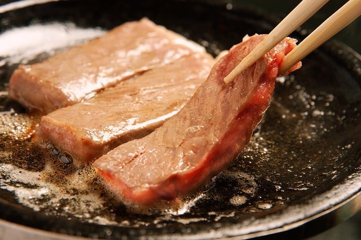 ▲平戶牛肉汁豐富、入口甘甜，是來當地才能吃到的名物。　圖：平戶觀光協會／提供