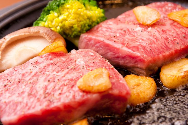 平戶和牛隸屬黑毛和牛，肉質軟嫩甘甜，適合各種料理方式。　圖：平戶觀光協會／提供