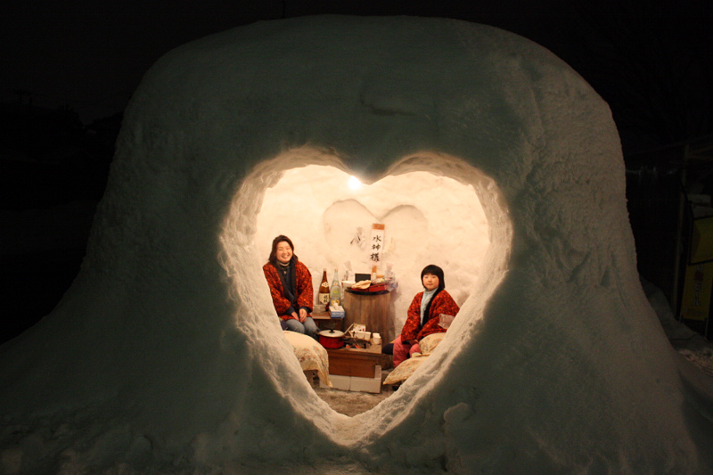 ▲愛心洞口的雪屋超級可愛，讓人就想進去喝杯熱呼呼的甜酒釀。　圖：秋田縣觀光連盟／提供