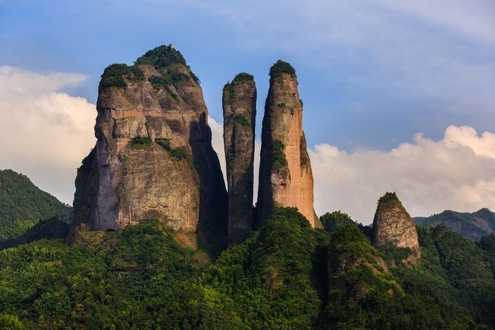 ▲江郎山可以看到宏偉的丹霞地貌。　圖：Shutterstock／來源