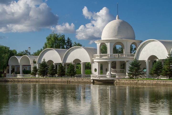 ▲島上的水閣雲天是太陽島內最為經典的建築景觀。　圖：Shutterstock／來源