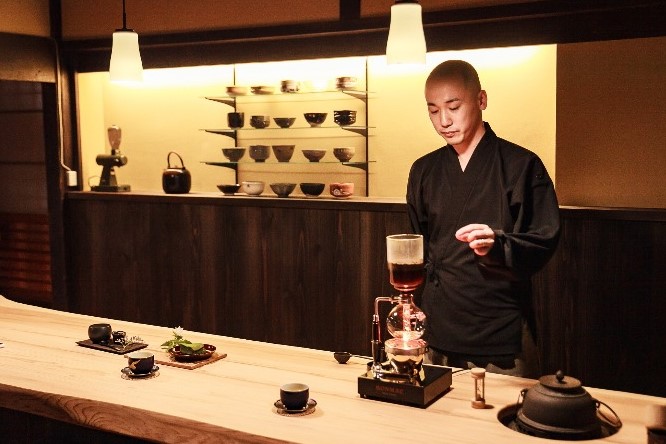 青岸寺裡設置了能喝咖啡吃點心的寺內茶寮「喫茶去 kissa-ko」。　 圖：日本旅行情報局／提供