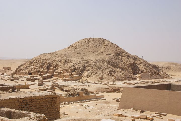 烏納斯金字塔雖沒有漂亮外觀，但內部有許多金字塔文而知名。　 圖：shutterstock╱來源