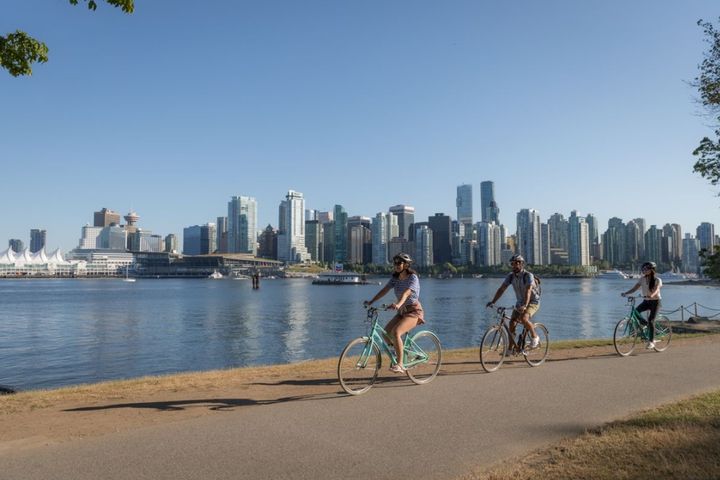 ▲史丹利公園海堤步道（Seawall, Stanley Park）。　圖：偉溫哥華旅遊局-Rishad Daroowala╱提供