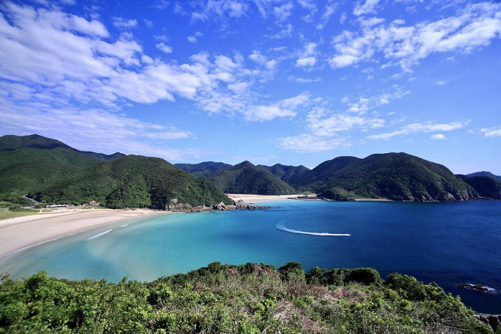 ▲從魚藍觀音展望所可以一覽無遺高濱海水浴場的風景。　圖：長崎縣觀光連盟／提供