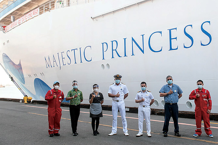 在復航日登上「盛世公主號」時，賓客將受到船長、高階和一般船員的熱烈歡迎。　圖：公主遊輪／提供 