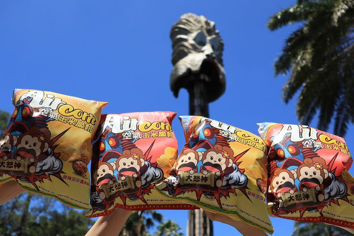 樂園推「大怒神」聯名餅乾 包裝截角享門票折扣