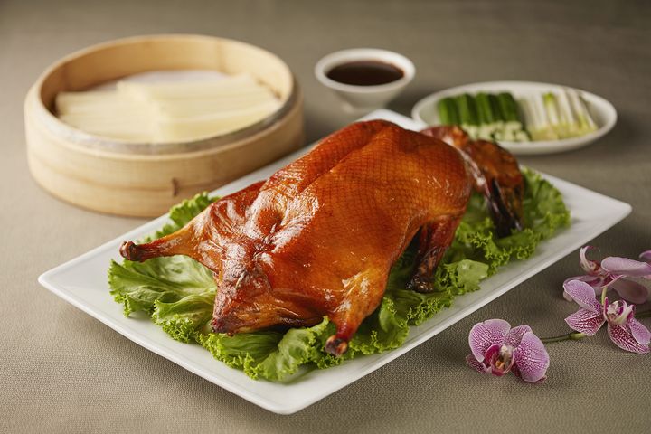 ▲辰園米其林廣式片皮鴨，入住專案即可享受烤鴨兩吃。　圖：台北喜來登大飯店╱提供
