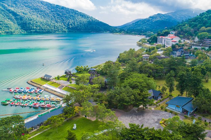 鯉魚潭水域將開放全程可配戴口罩之水域遊憩活動。　圖：花東縱谷國家風景區管理處／提供