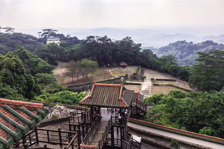 搭乘關子嶺線，盡情走訪西拉雅的優美風光。　圖：西拉雅國家風景區管理處／提供