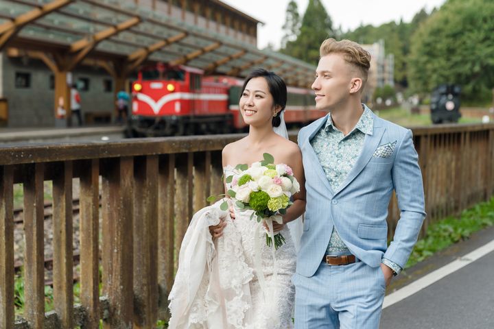 ▲車站經典婚拍。　圖：交通部觀光局阿里山國家風景區管理處／提供