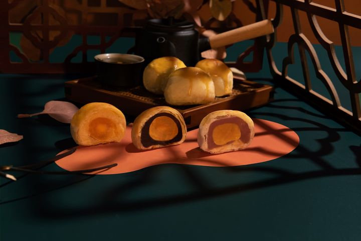 ▲中秋少不了這一味，傳統蛋黃酥組合超受歡迎。　圖：台南大飯店╱提供