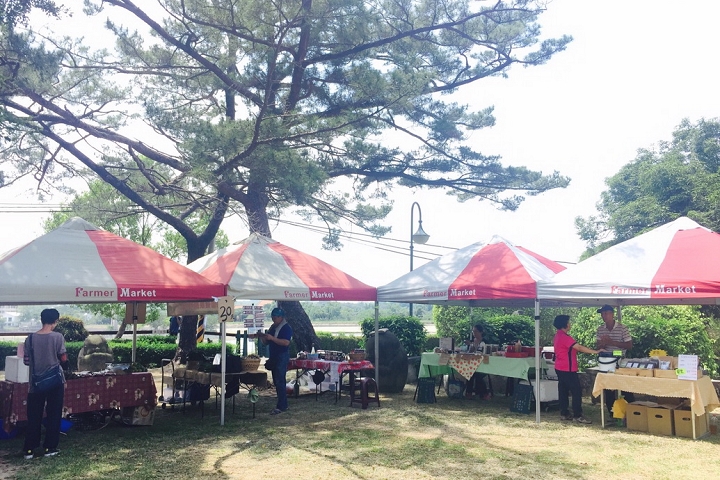 ▲中秋連假湖畔小農市集。　圖：臺南市政府觀光旅遊局虎頭埤風景區管理所／提供  