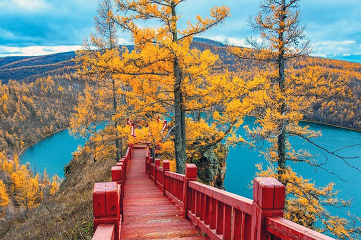 ▲天池上的步道。　圖：阿爾山旅遊景區微信公眾號／來源