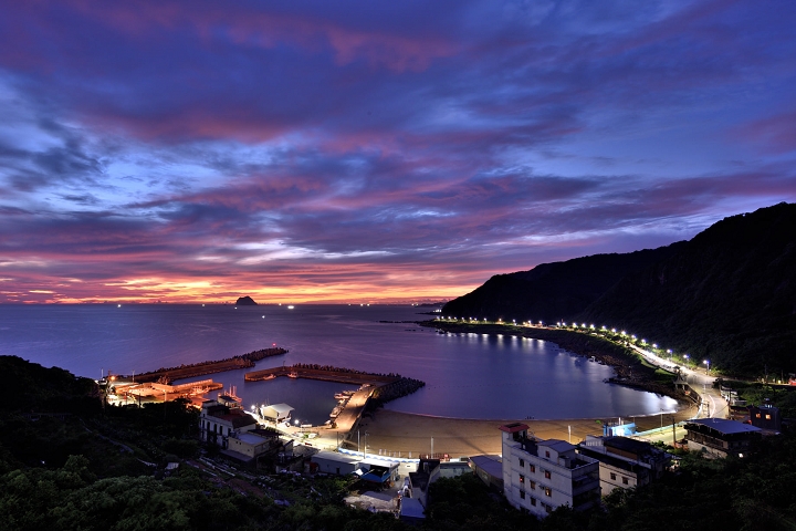 大武崙沙灘絕美夜景。　圖：基隆市政府觀光及城市行銷處／提供