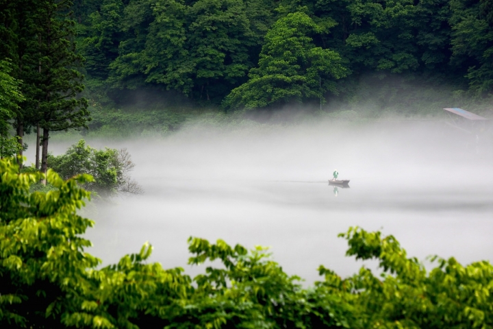 猶如航行在雲端的霧幻峽渡船。　圖：一般社團法人東北觀光推進機構／提供
