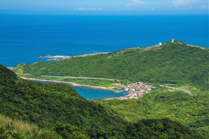 ▲依山傍海的懷舊小鎮—卯澳漁村。　圖：東北角暨宜蘭海岸國家風景區管理處／提供