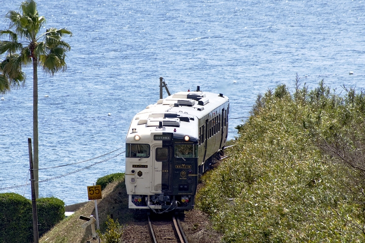 明年秋天上路的「雙星4047」將使用跟鹿兒島D&S列車「指宿之玉手箱」同款的列車進行全新改造。　圖：九州旅客鐵道株式會社／提供