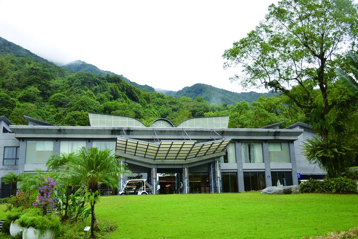 ▲富源蝴蝶谷溫泉渡假村擁有全國最大的樟樹森林。　記者-王政／攝