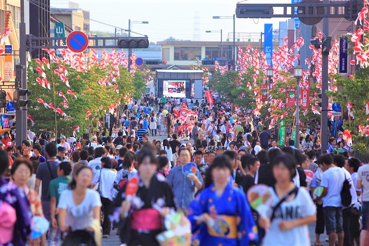 ▲每年8月13日是柳井金魚燈籠祭，吸引來大批觀光客，是在地一大盛事。　圖：柳井市商工觀光課／提供