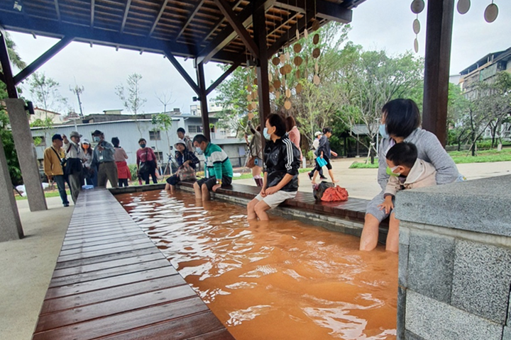 ▲中山溫泉公園：感受泡腳池。　圖：北海岸及觀音山國家風景區管理處／提供