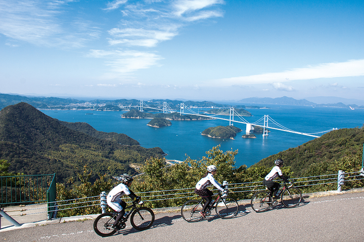 ▲世界最美自行車道之一「島波海道」。　圖：愛媛縣觀光國際課／提供