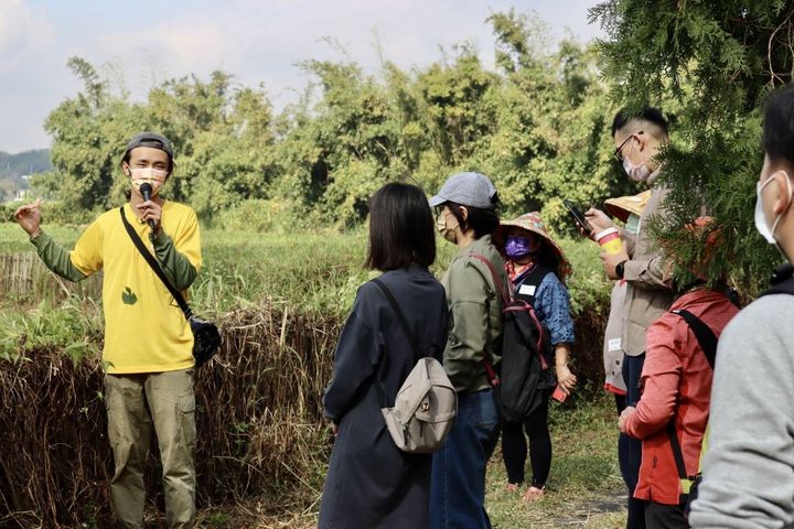 ▲漫遊峨眉，從田間導覽解說認識我們的土地。　圖：參山國家風景區管理處／提供