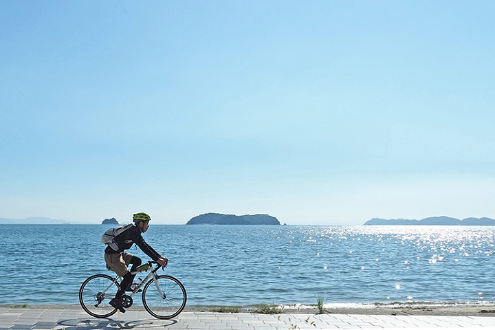 想要騎車擁抱大海、感受海天一色的暢快淋漓美嗎？歡迎來騎「蒲郡・三河灣Sky Line單車路線」！　圖：愛知縣東三河總局／提供