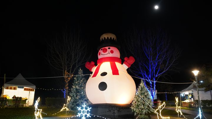 ▲2021慈湖悠樂園－耶誕音樂節，有5米高大雪人　。 圖：桃園市政府觀光旅遊局／提供