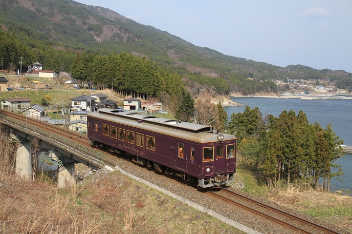 ▲有著復古車廂造型的洋風暖爐列車。　圖：岩手好好玩／提供