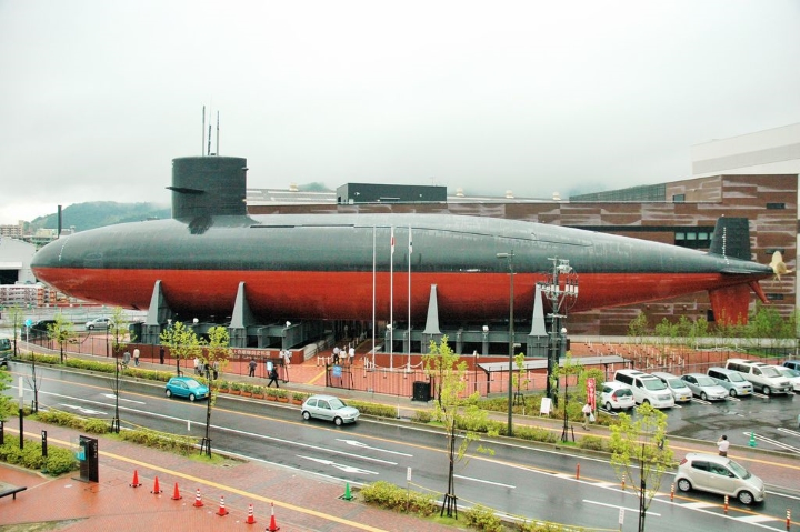 ▲廣島海上自衛隊吳史料館的著名地標「鐵鯨魚」。　圖：日本旅行情報局／提供