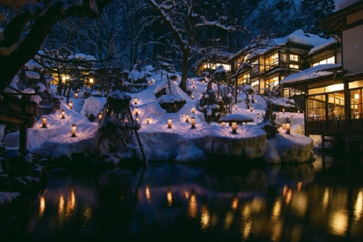 福島千年古湯「東山溫泉」 百盞雪見蠟燭映出雪上光之花