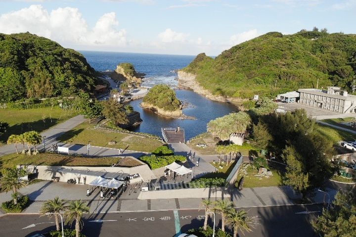 ▲軸線翻轉與大地景相遇，大窟底海蝕溝及島中島。　圖：北海岸及觀音山國家風景區管理處／提供