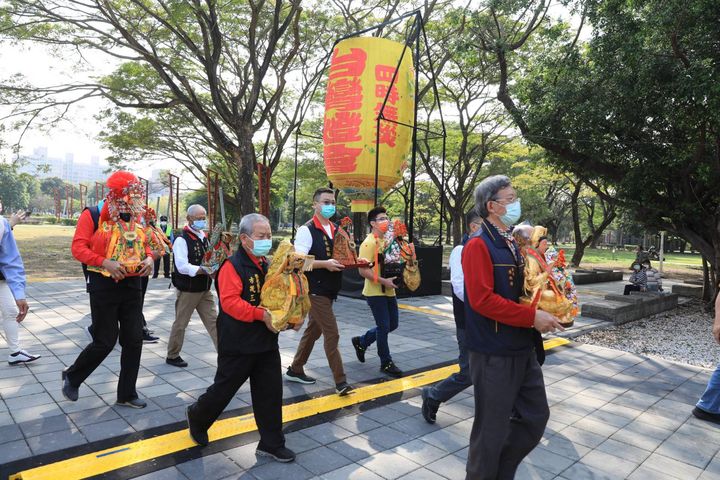 ▲眾神加持祈福，保佑闔府平安。　圖：高雄市政府觀光局／提供