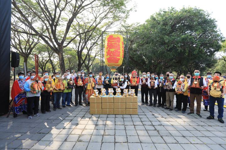 高雄宮廟相挺 眾神加持大吉虎小提燈 搭配五行暢遊碼出遊尚平安