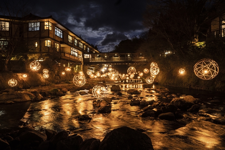 黑川溫泉湯明點燈是冬遊熊本不可錯過的經典活動。　圖：黒川温泉観光旅館協同組合／來源