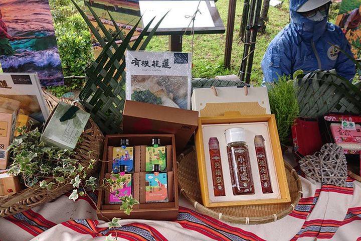 2022陽明山花季期間，可到「花蓮與在地農民市集」選購花蓮優質農特產。　圖：花蓮縣政府農業處／提供