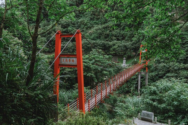 ▲朱紅色淡蘭吊橋。　圖：新北市政府觀光旅遊局／提供