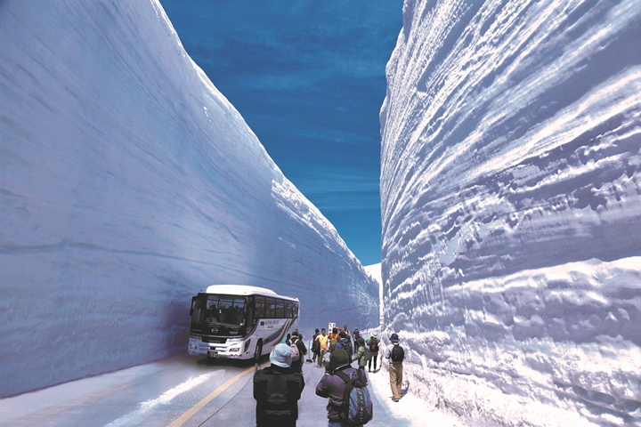 擁有高聳雪牆的「立山黑部」深受訪日遊客喜愛，值得遊客多次造訪。　圖：向日遊顧問有限公司／提供
