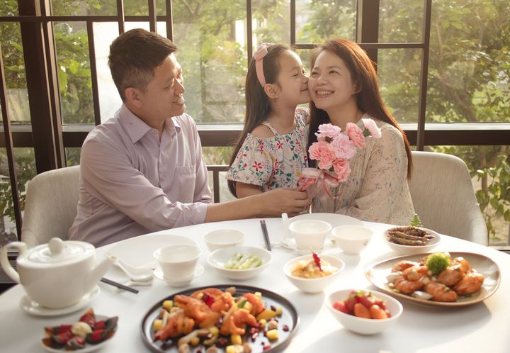▲「2022永恆的愛」多款母親節餐飲、蛋糕優惠專案。　圖：台南大員皇冠假日酒店／提供