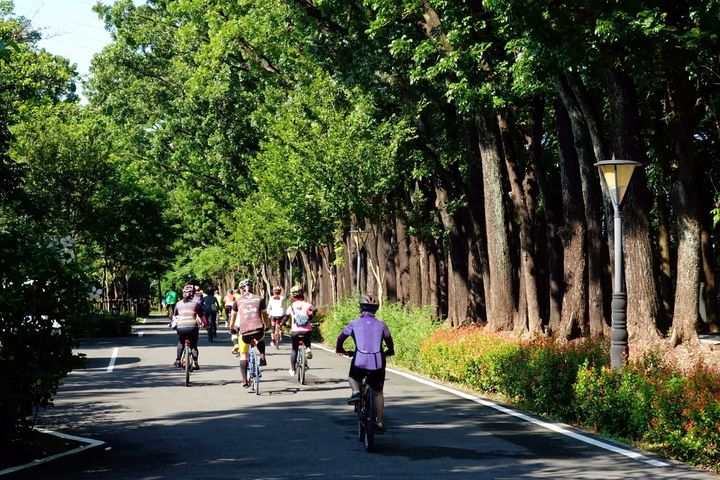 ▲「茂林─高雄山城線」群山環繞，地形高低起伏多變，是車友追風的好選擇。　圖：茂林國家風景區管理處／提供