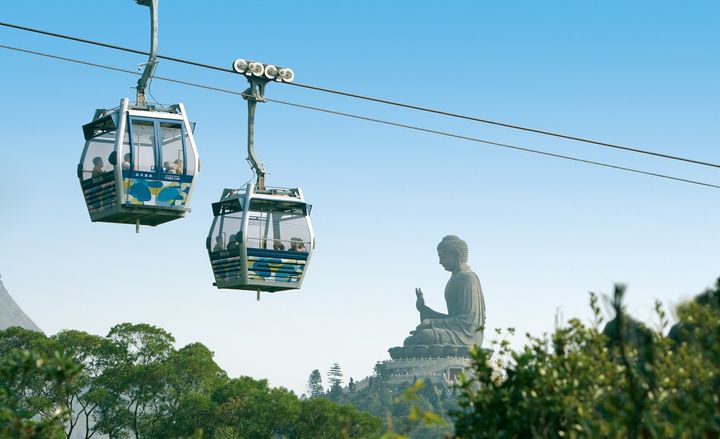 ▲昂坪360纜車沿途可飽覽機場和港珠澳大橋。　圖：香港旅遊發展局／提供