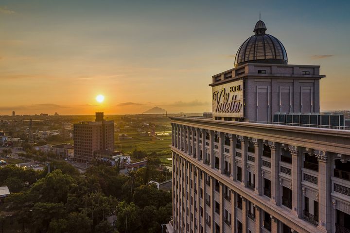 ▲中天溫泉渡假飯店（Hotel Valletta）坐落在蘭陽平原，可以遠眺龜山島。　圖：中天溫泉渡假飯店／提供