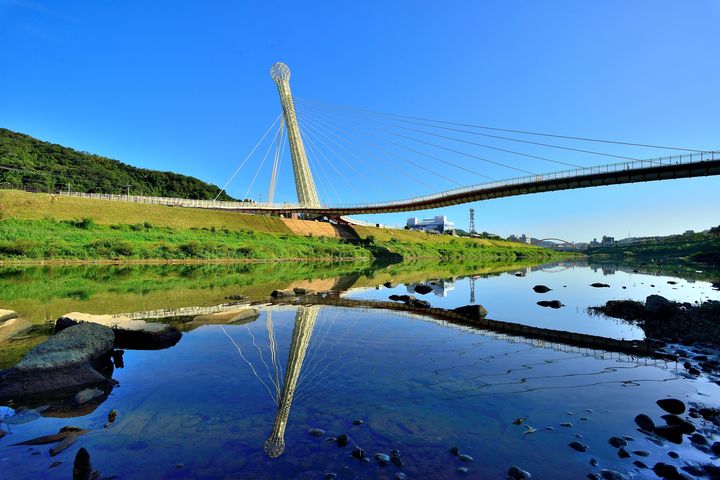 ▲老少皆適合的「汐止自行車道」漫遊基隆河。　圖：新北市政府觀光旅遊局／提供