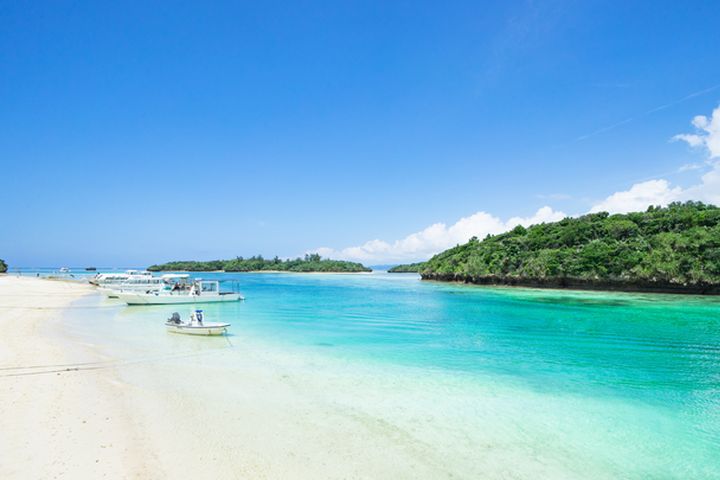 石垣島的碧海藍天，讓人流連忘返。　圖：龐洛郵輪／提供 