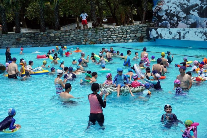 酷熱的夏天，花蓮知卡宣綠森林親水公園成為人氣景點。　圖：花蓮縣政府農業處／提供