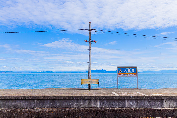 ▲島原鐵道上的大三東站，號稱為離海最近的站。　圖：長崎縣觀光連盟／提供