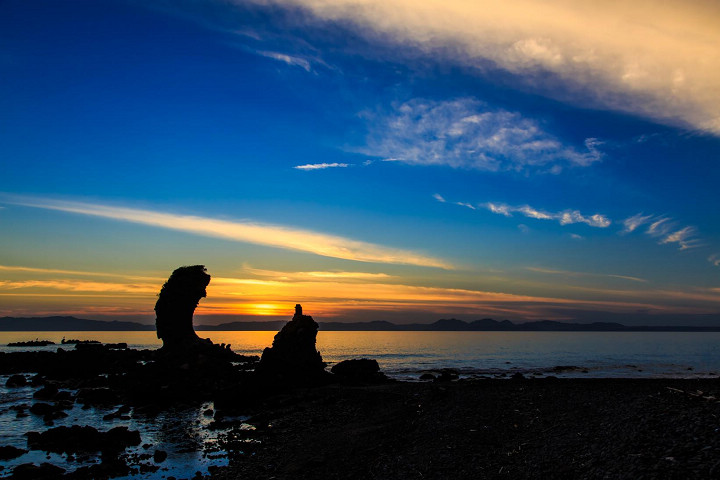 ▲夕陽西下時的兩子岩風景格外迷人。　圖：長崎縣觀光連盟／提供